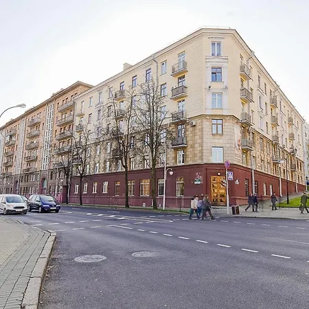 Апартаменты В Самом Центре Минска Около Дворца Республики И Цирка Возле Парка Имени Горького *